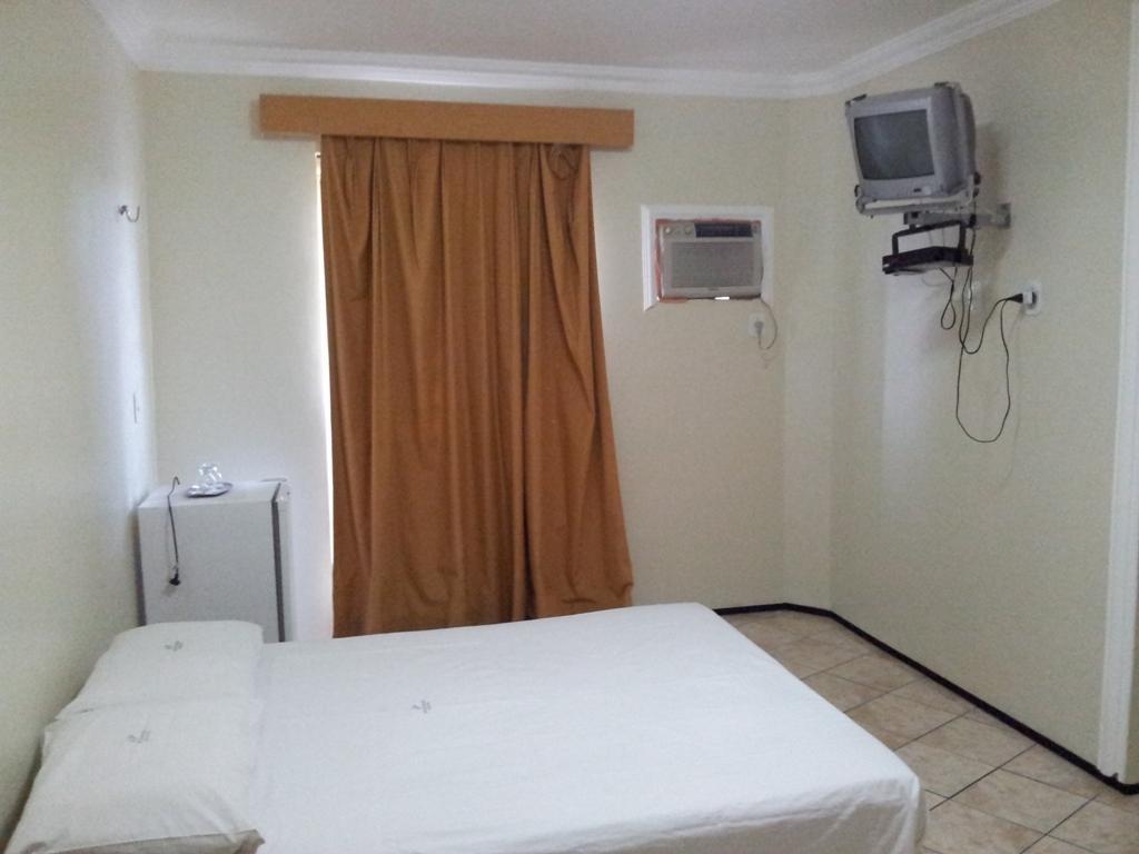 סובראל Hugo Plaza Hotel מראה חיצוני תמונה